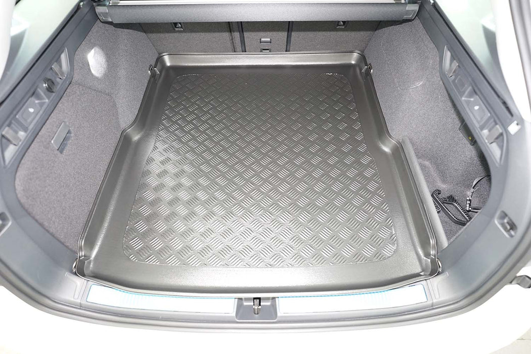 Tavita portbagaj Volkswagen Passat B9 MHEV fabricatie 2023 - prezent, caroserie combi, podea variabila in pozitie superioara, fara separator #1