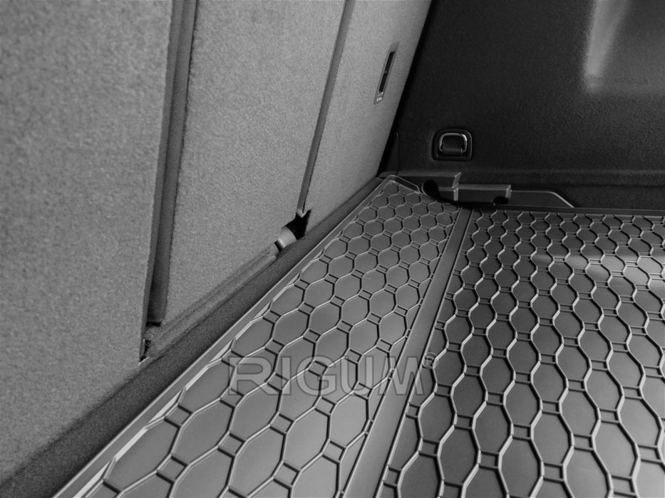 Tavite portbagaj Audi Q3 II PHEV, caroserie suv, an fabricatie 01.2021 - prezent, portbagaj inferior si superior