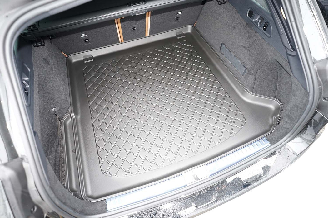 Tavite portbagaj Mercedes E-Class W214 T-Modell, caroserie combi, an fabricatie 08.2023 - prezent, nu corespunde pentru phev, cu ureche detasabila pe stanga