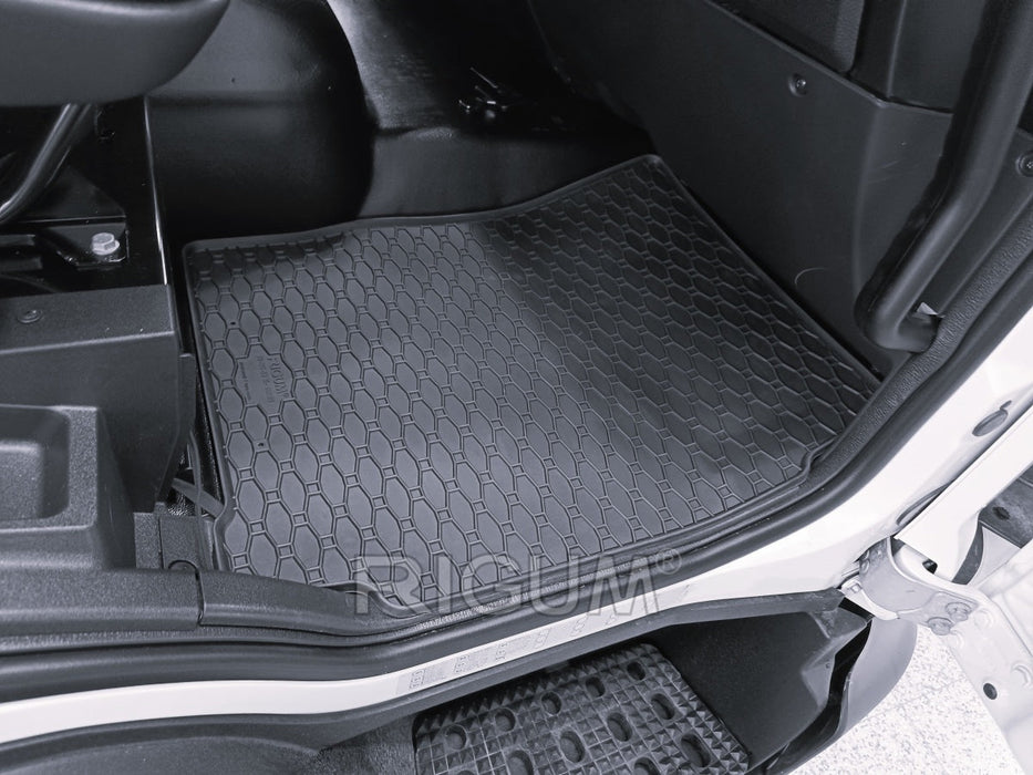 Covorase auto Iveco Eurocargo IV fabricatie 2015 - prezent, caroserie autoutilitara #1