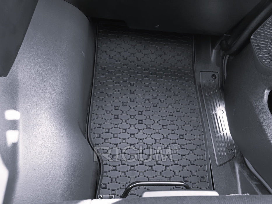 Covorase auto Iveco X-Way, an fabricatie 2020 - prezent, caroserie truck