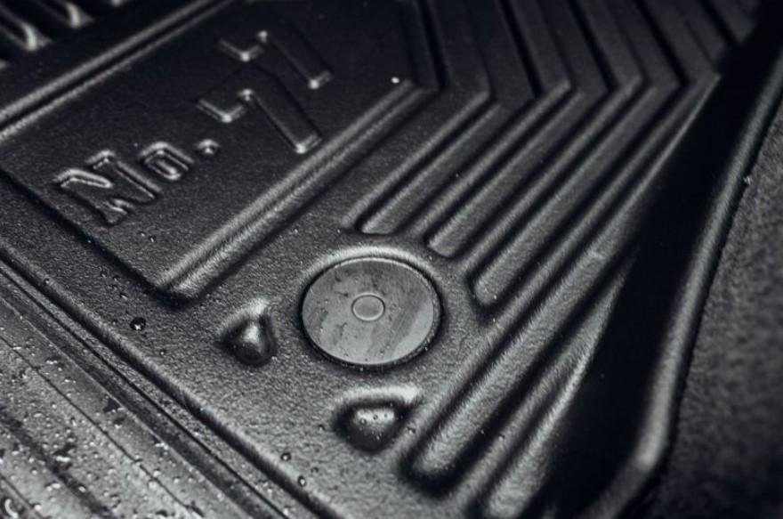 Covorase auto tip tavita Lexus IS II, an fabricatie 12.2005 - 05.2013, caroserie sedan nu corespunde pentru 4x4