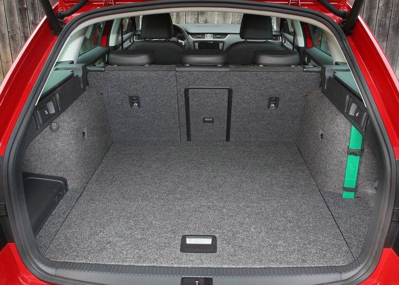 Tavita portbagaj premium Skoda Octavia III caroserie combi fabricatie 2013 - prezent (portbagaj superior) cu ureche dreapta-stanga detasabila pe partea stanga (pentru varianta cu subwoofer) 3