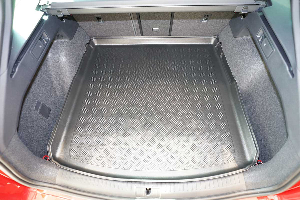 Tavita de portbagaj Seat Leon e-Hybrid, caroserie Combi, fabricatie 2020 - prezent, portbagaj superior - 4