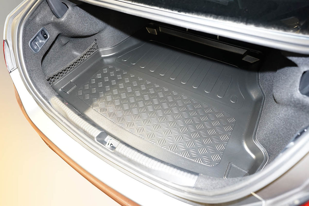 Tavita portbagaj Mercedes C-Class W206 fabricatie 06.2021 - prezent, caroserie sedan, nu corespunde pentru PHEV #1